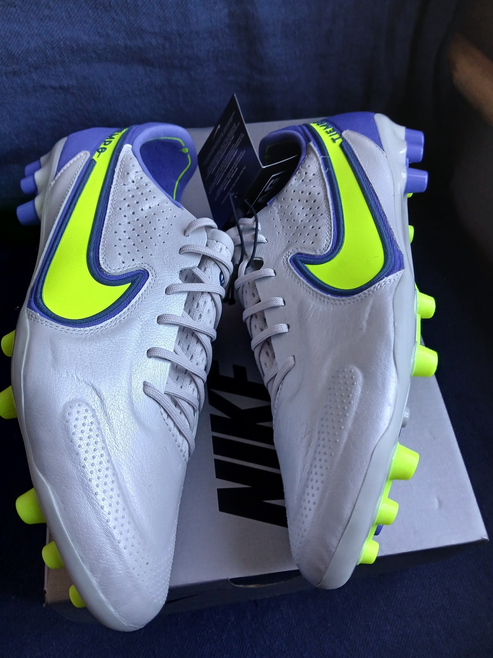 Nike  Tiempo Legend 9  Elite AG Soccer Cleats